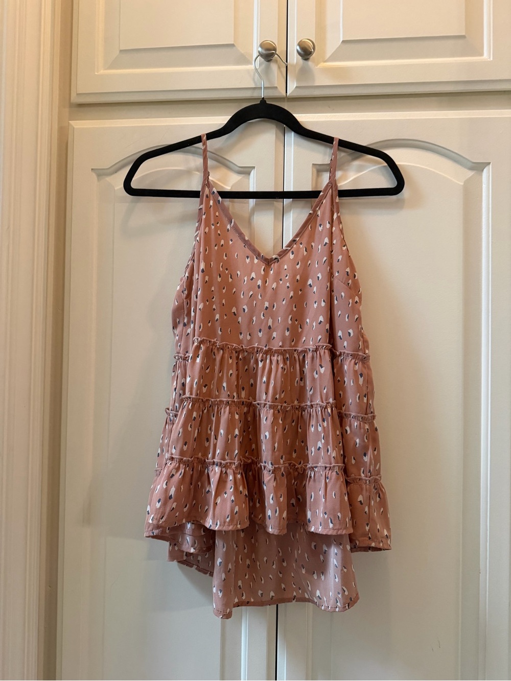 Women's Tiered V-Neck Camisole - Dusty Rose Print